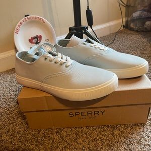 Sperry Gym Shoes Sz 8